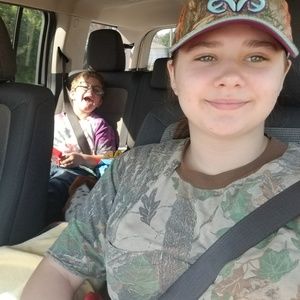 Meet your Posher, Gloria